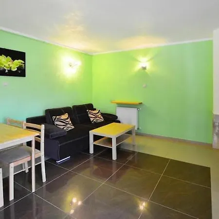 Spacious With Private Garden Hébergement de vacances