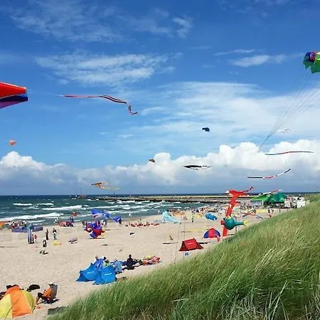 Hébergement de vacances Spacious With Private Garden *