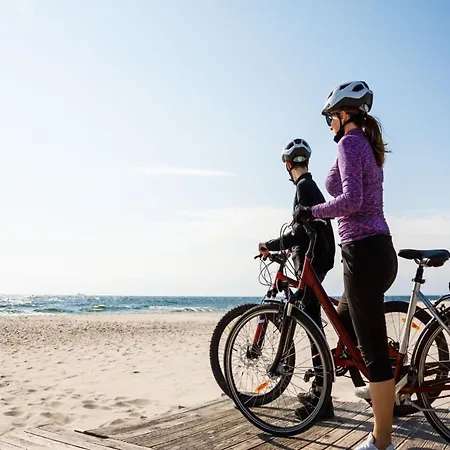 Dom wakacyjny Spacious With Private Garden