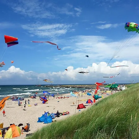 Dom wakacyjny Spacious With Private Garden *