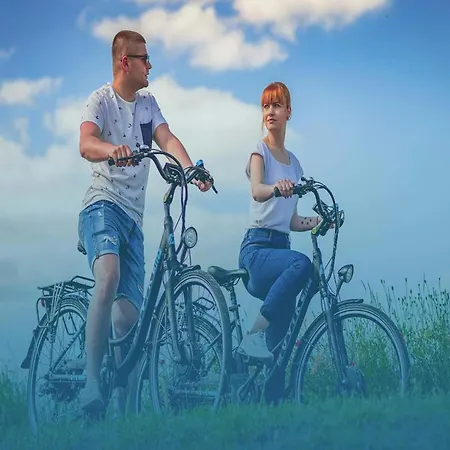 Spacious With Private Garden *