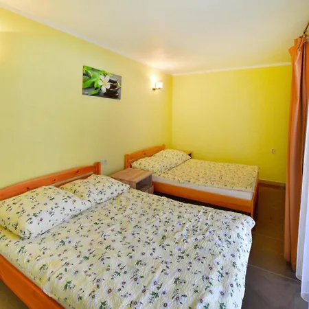 Tatil Evi Spacious With Private Garden *