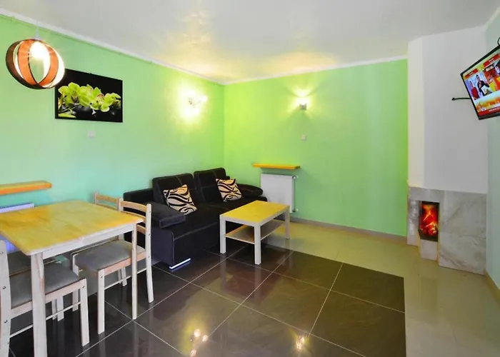 Spacious With Private Garden 別荘 *