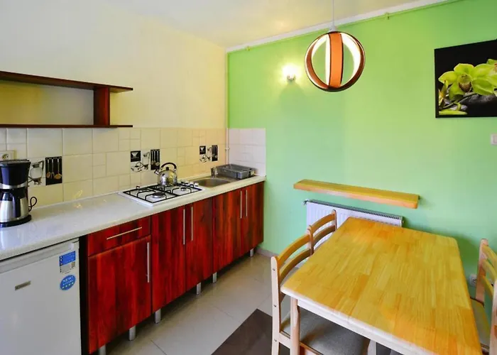 別荘 Spacious With Private Garden サルビノボ