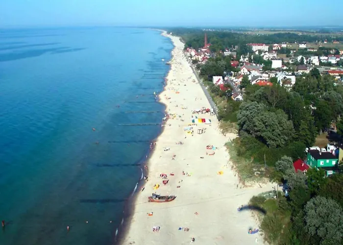 Spacious With Private Garden 別荘